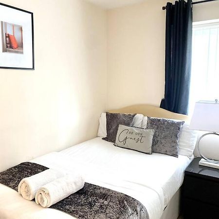 Amazing 2-Bed City Centre Apt With Parking Coventry Esterno foto