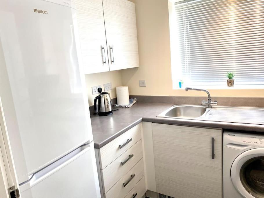 Amazing 2-Bed City Centre Apt With Parking Coventry Esterno foto