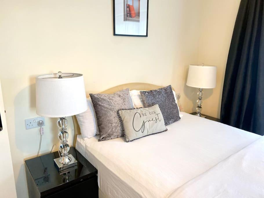 Amazing 2-Bed City Centre Apt With Parking Coventry Esterno foto