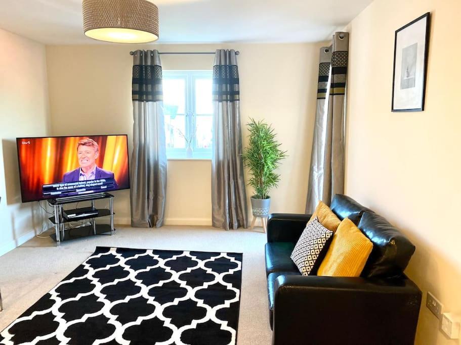 Amazing 2-Bed City Centre Apt With Parking Coventry Esterno foto